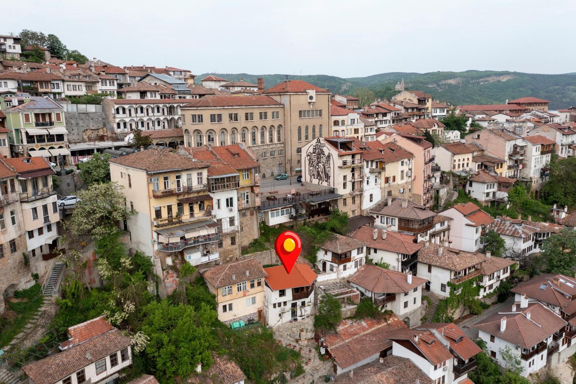 Bobevata Guest House - Floor 2 - Stunning View Old Town ヴェリコ・タルノヴォ エクステリア 写真